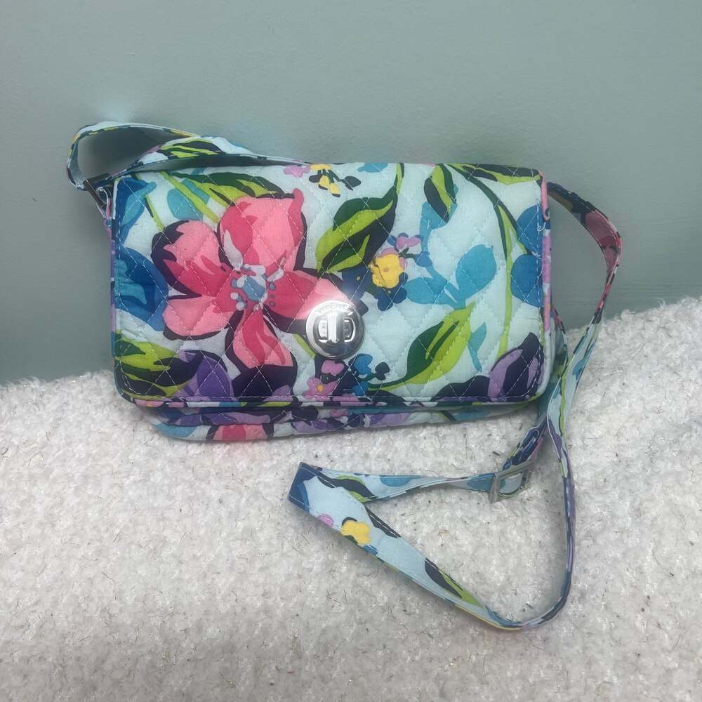 Vera Bradley Marian Floral Turn Lock Crossbody Purse EUC Light Blue Flowers Bag